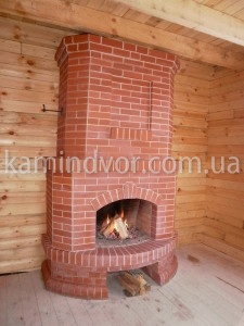 Прямой пристенный камин на даче